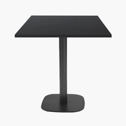 Photo 1 matériel référence RNDN77EU601: Tables carrées 70x70cm pied noir - noir 1200vv - Lot de 4 tables